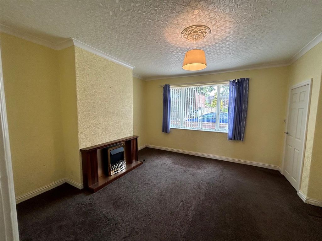 Property photo 3 of 9 Lounge.Jpg