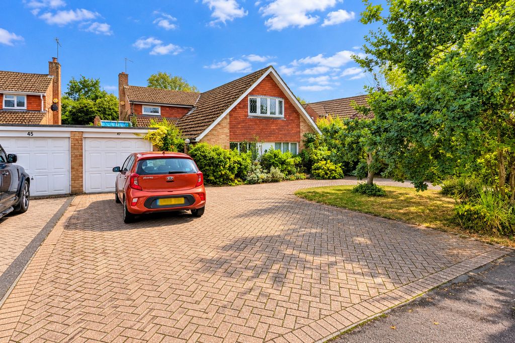 Property photo 1 of 28