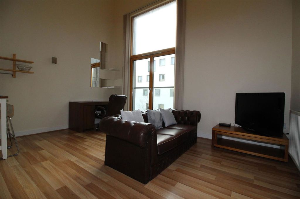 Property photo 3 of 6