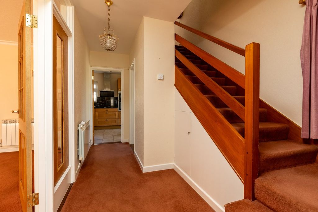 Property photo 2 of 29