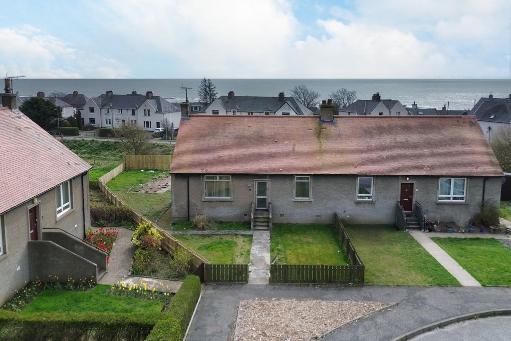 Property photo 3 of 35