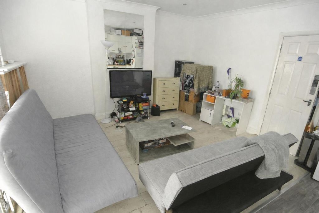 Property photo 2 of 6 Lounge