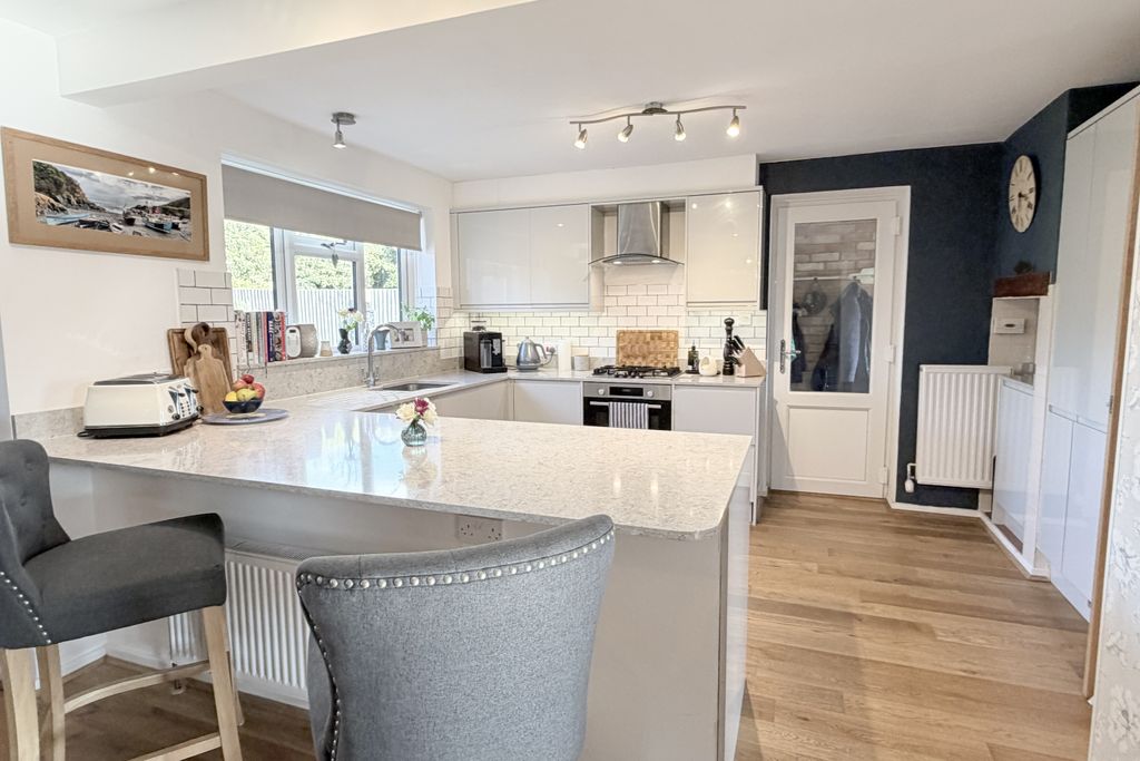 Property photo 3 of 21 3.Jpg