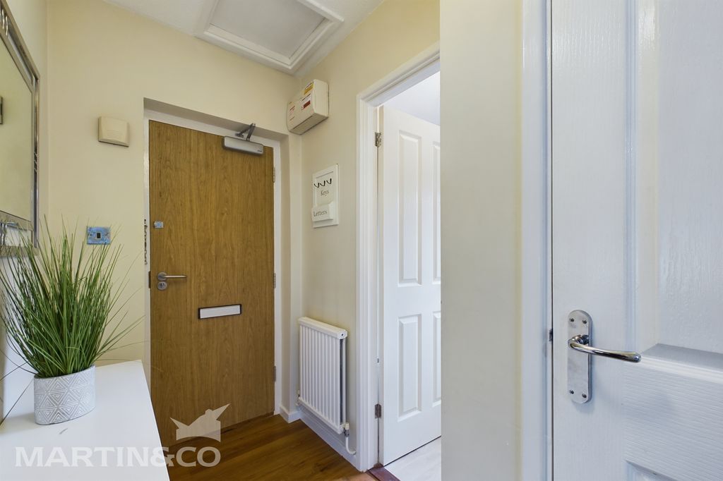 Property photo 2 of 12 Cam01953G0-Pr0062-Still008