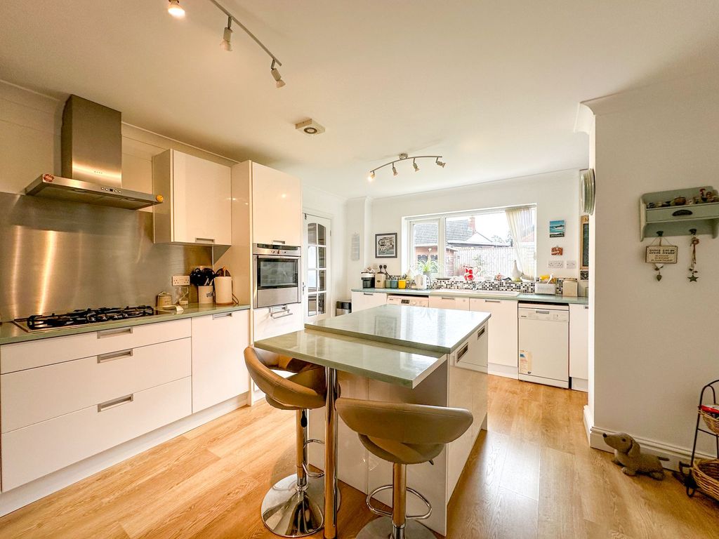 Property photo 3 of 24