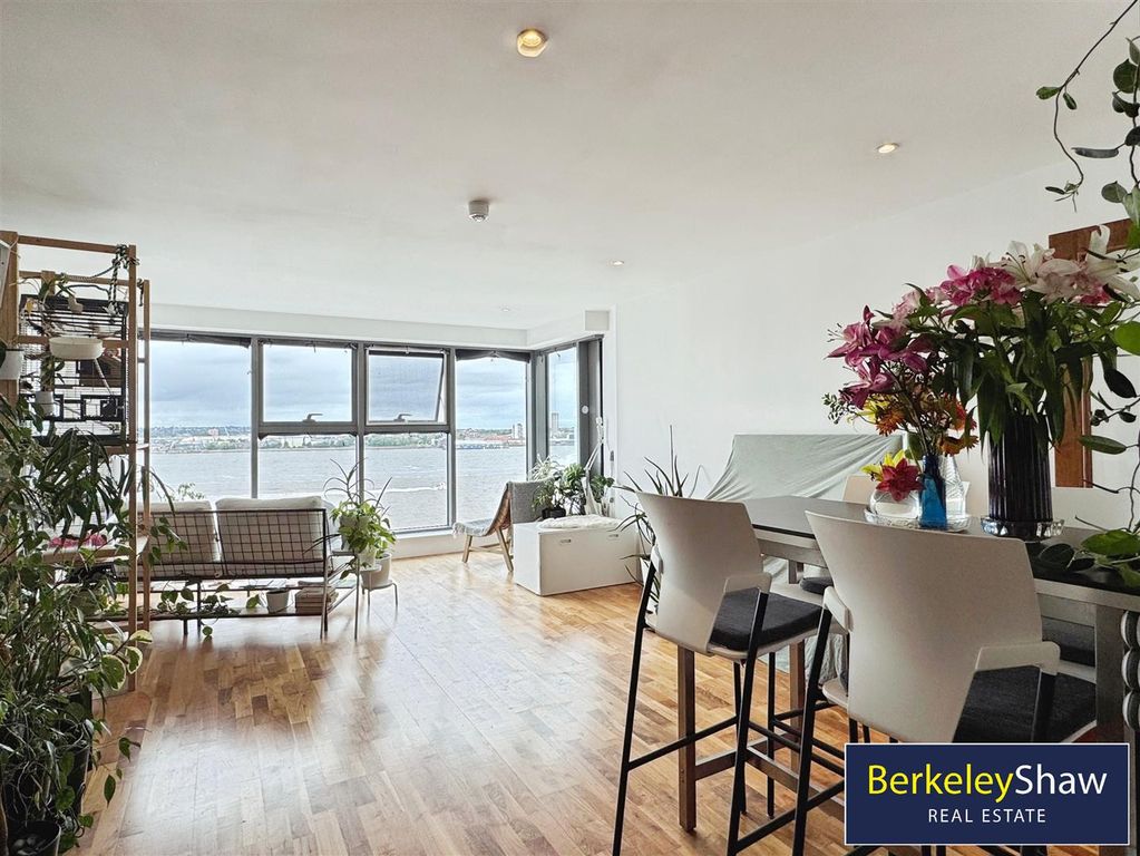 Property photo 2 of 13 Princess Dock