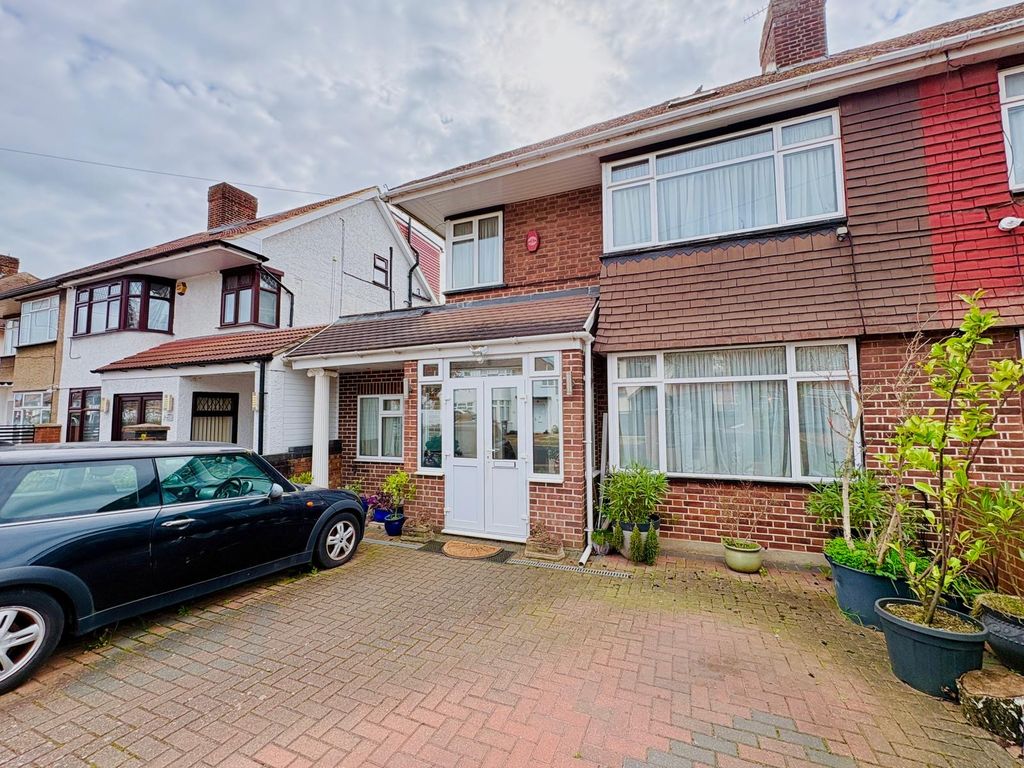 Property photo 2 of 19