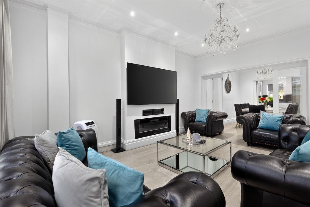 Property photo 3 of 16