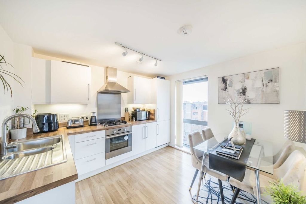 Property photo 2 of 6