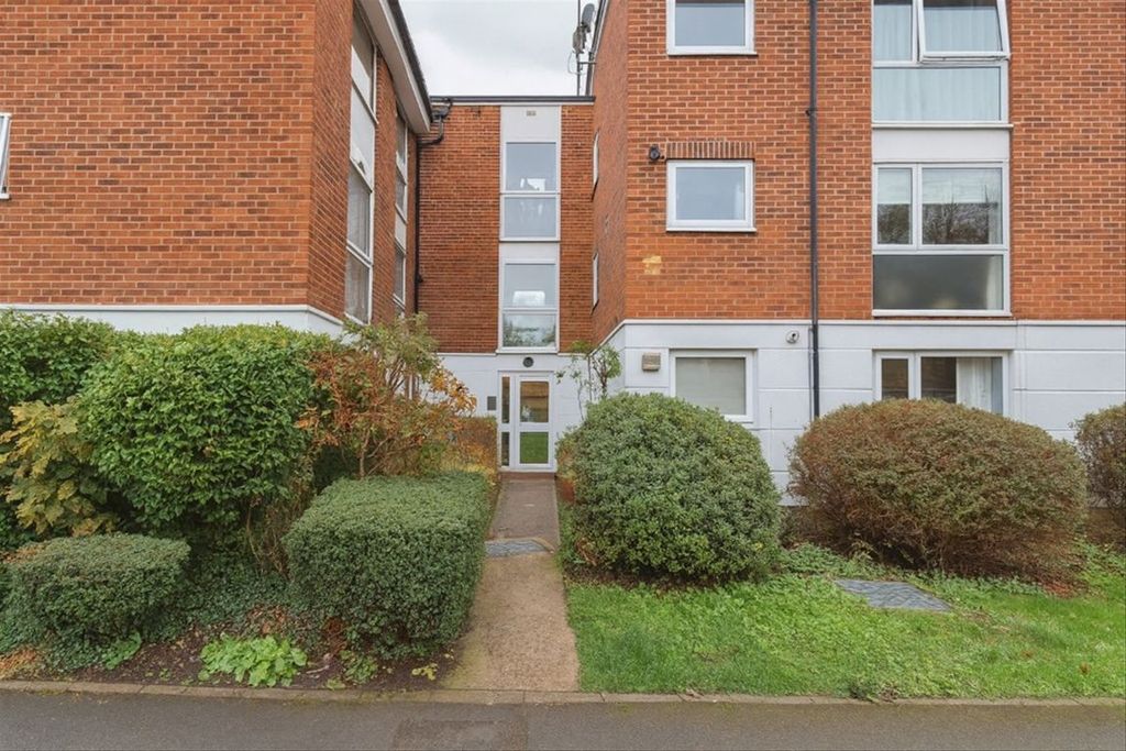 Property photo 1 of 8