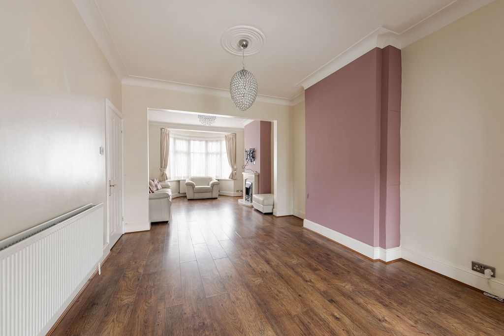 Property photo 2 of 11