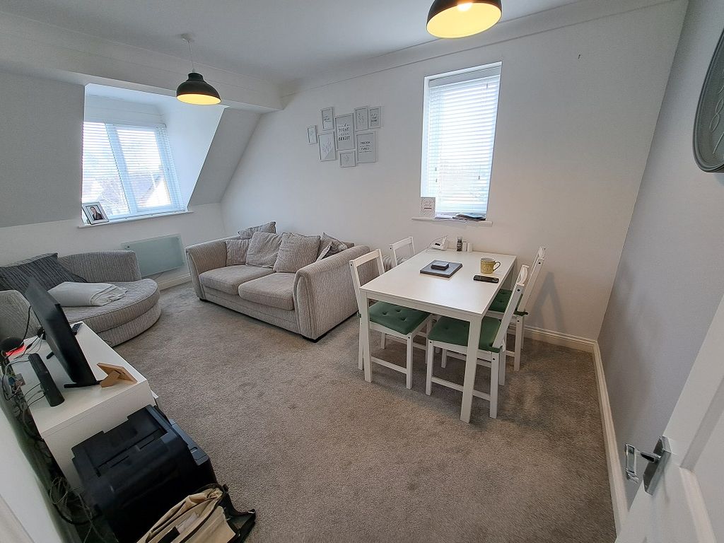 Property photo 2 of 7 Lounge / Diner