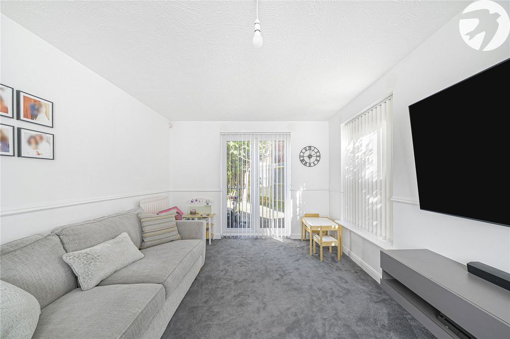 Property photo 2 of 27 Picture No. 04