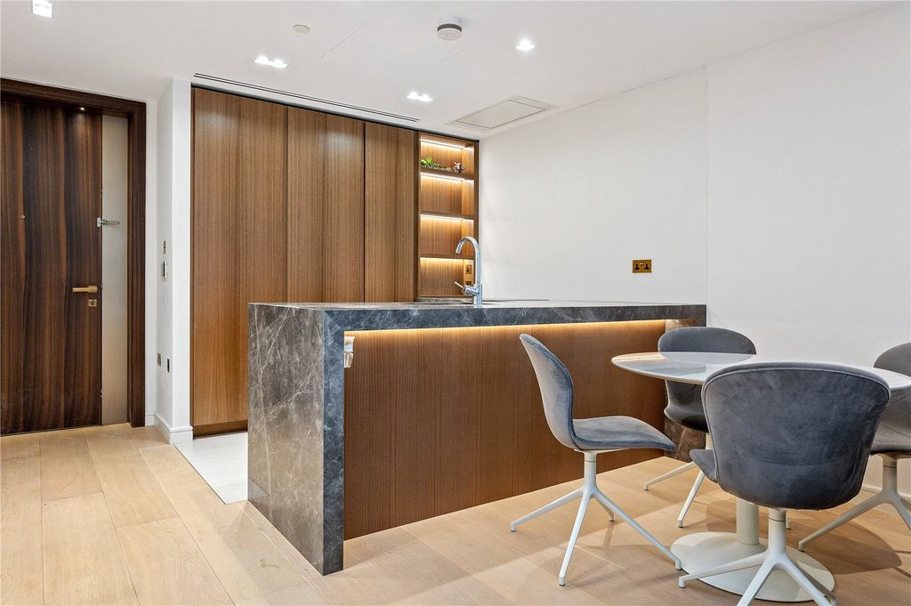 Property photo 2 of 16 Reception/ Kitchen