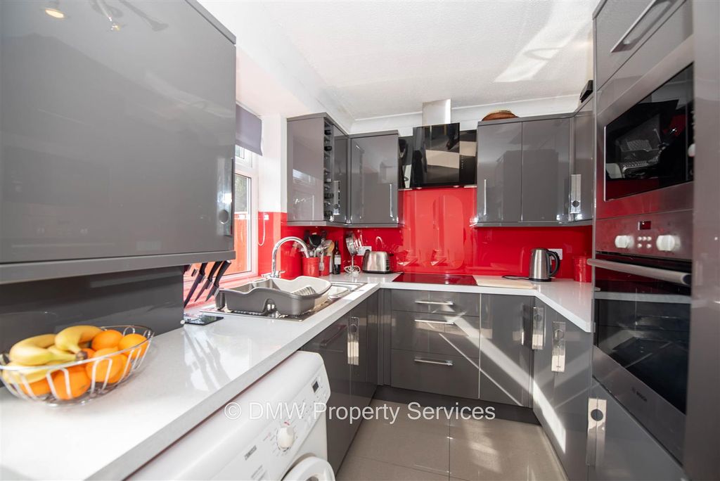 Property photo 3 of 10 Kitchen/Diner