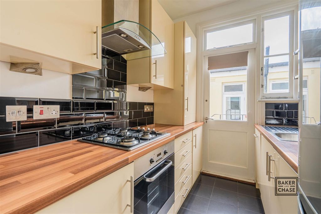 Property photo 2 of 14 Kitchen