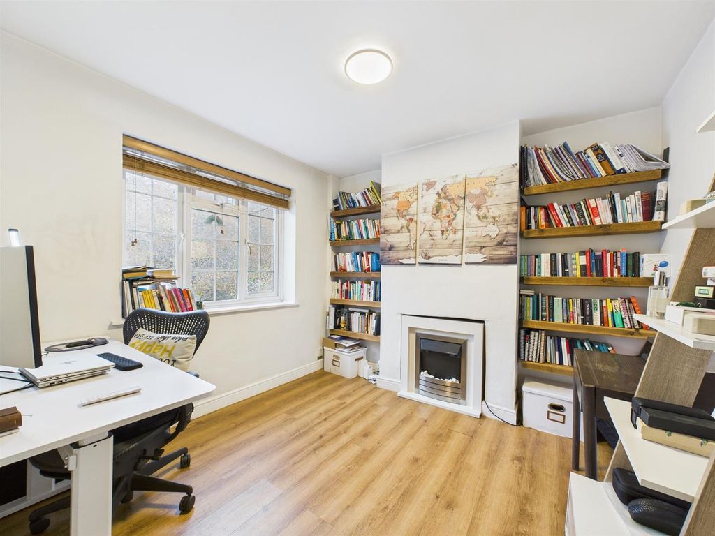 Property photo 2 of 19 Cam02885G0-Pr0509-Still003.Jpg