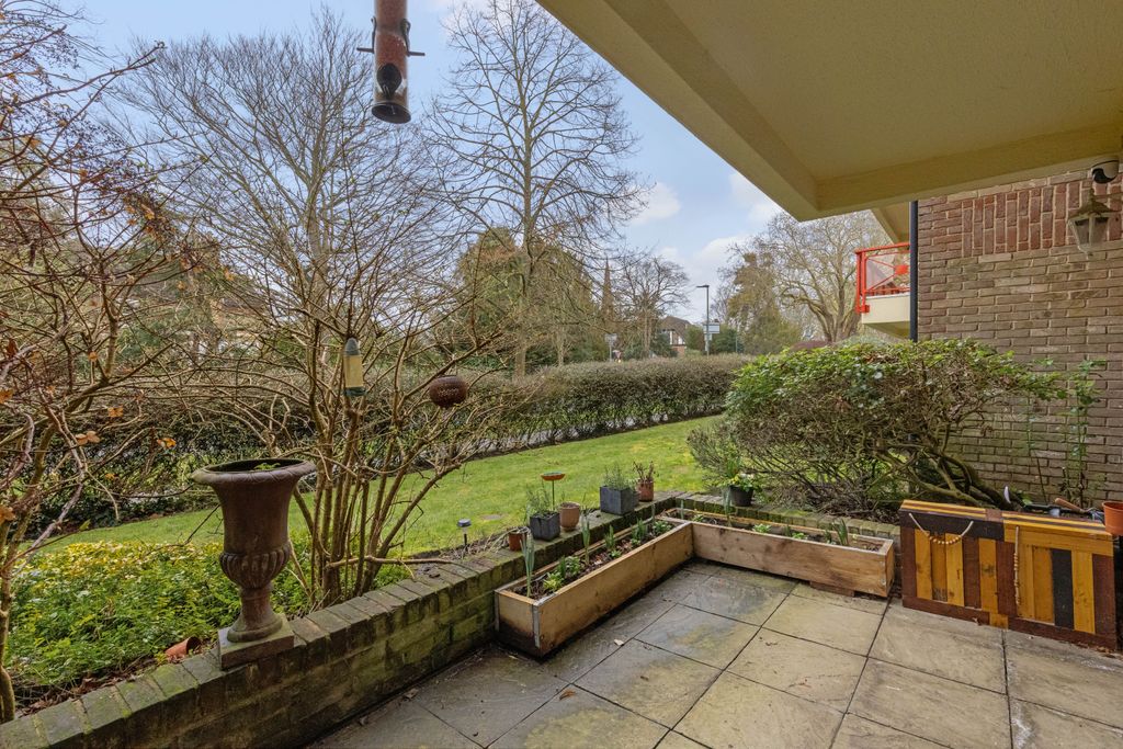 Property photo 3 of 10 Flat 9 Shelbourne House, Br3 - 11