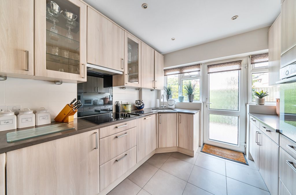 Property photo 3 of 21 Picture 3