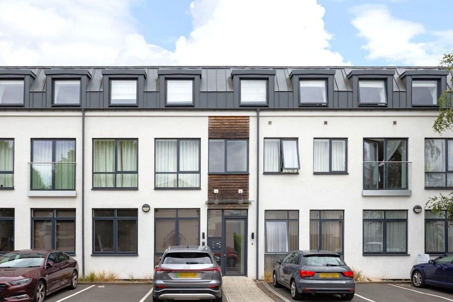 Property photo 2 of 12