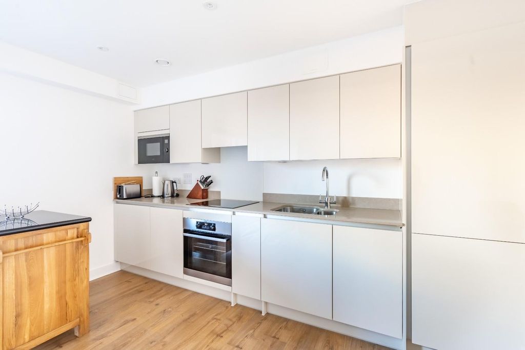 Property photo 3 of 12 61Mh-3.Jpg