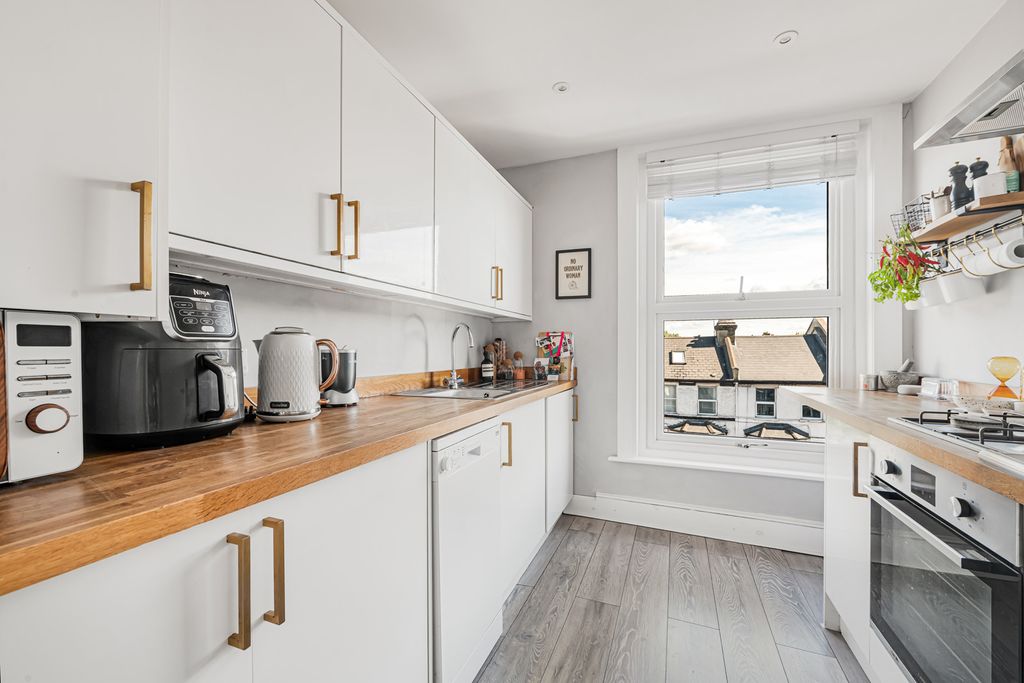 Property photo 3 of 15 Kitchen