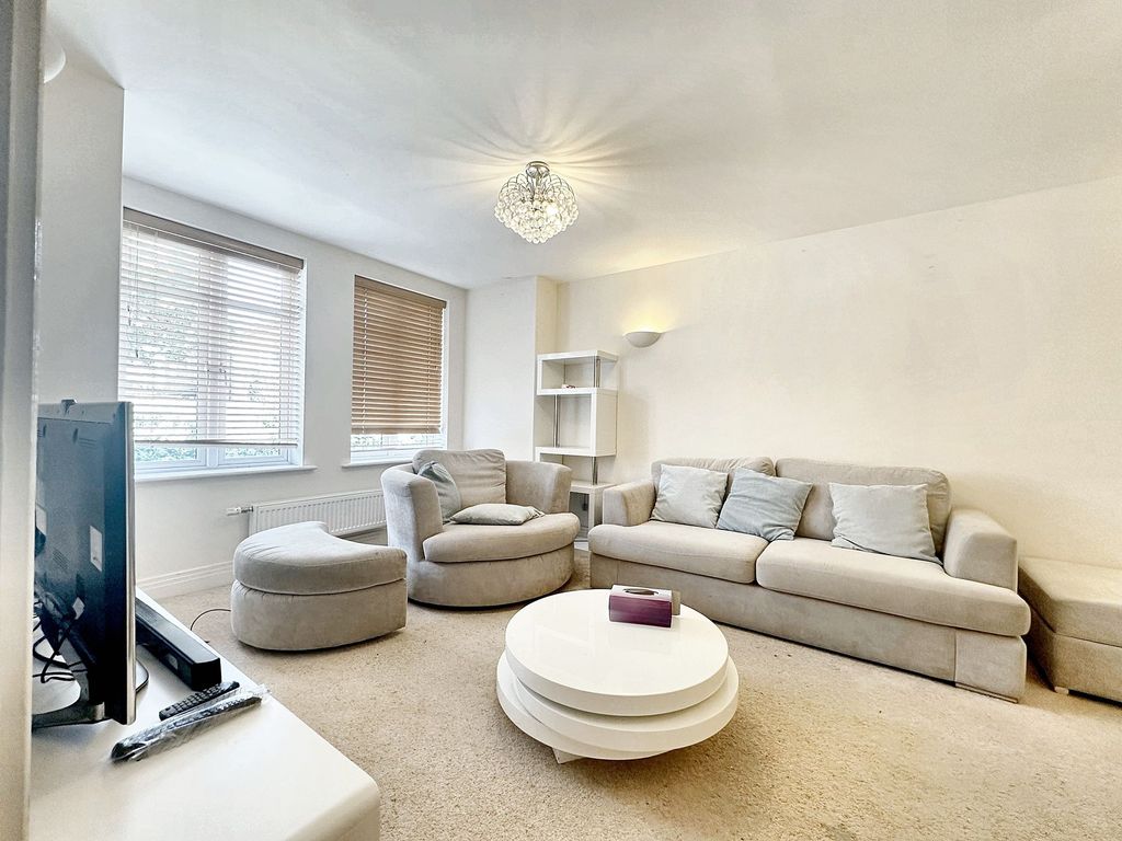 Property photo 2 of 12