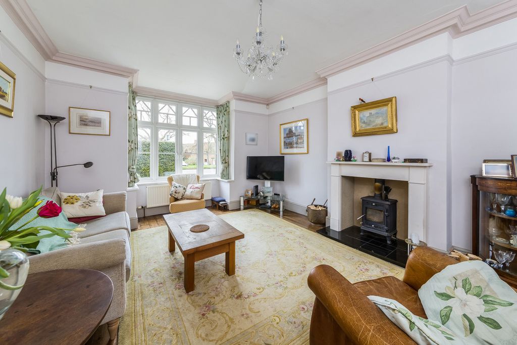 Property photo 2 of 42