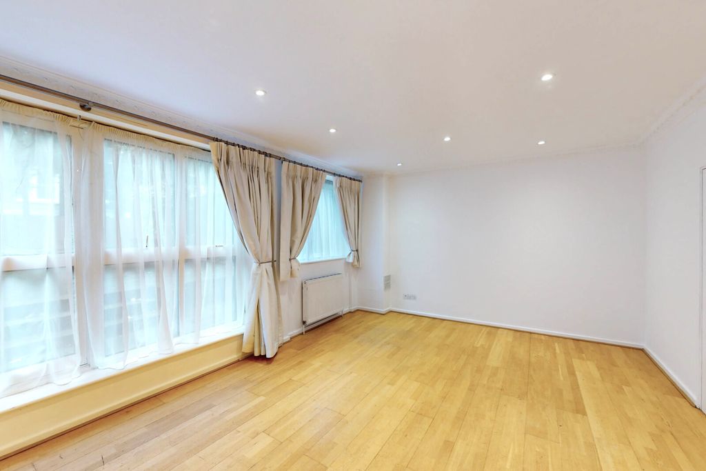 Property photo 3 of 28 Picture No. 17