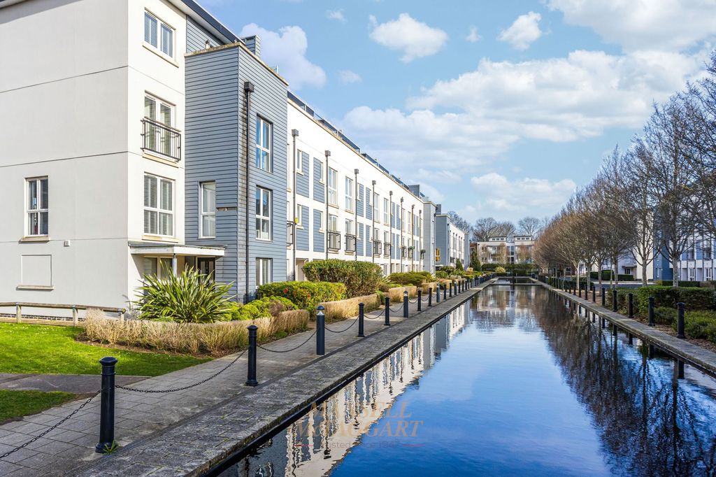 Property photo 1 of 27