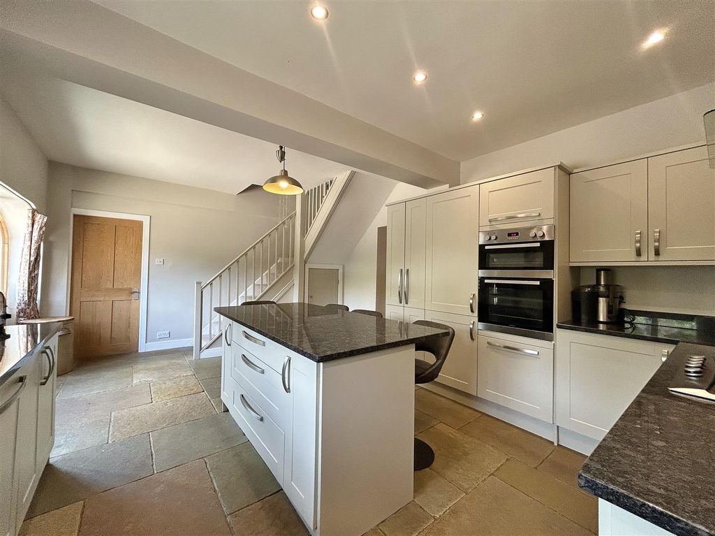 Property photo 3 of 34 Kitchen Diner