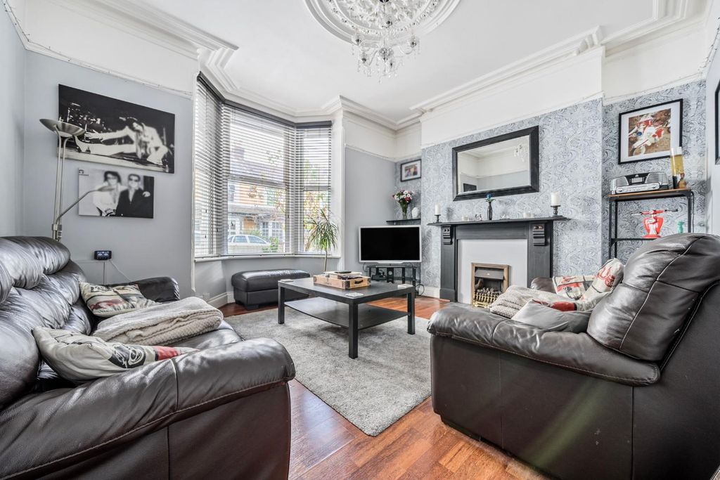 Property photo 2 of 15 15-1371588-3-68F6676c2445B-15.Jpg