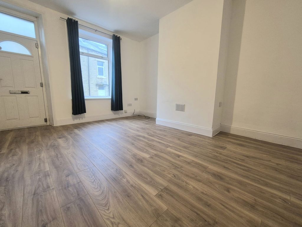 Property photo 2 of 7 Living Room