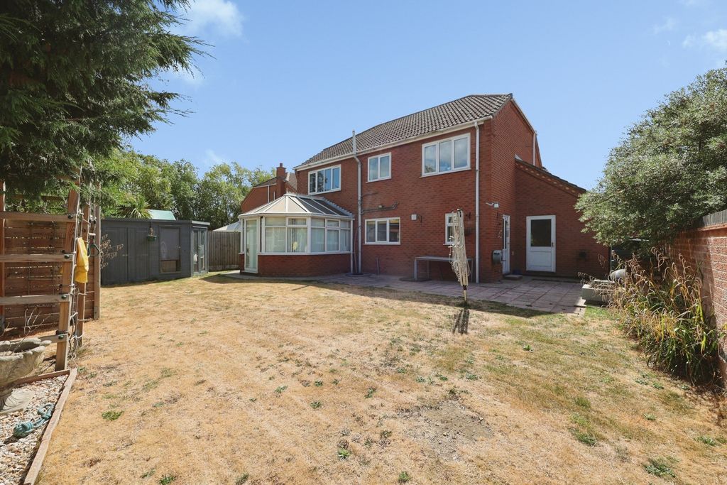 Property photo 3 of 25 4838664
