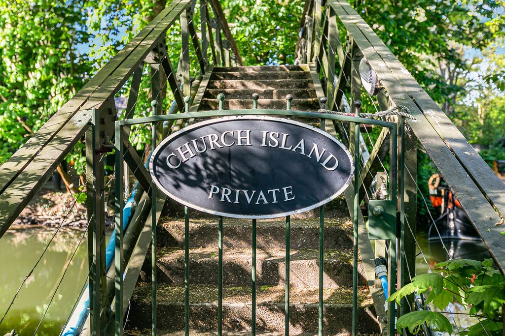 Property photo 2 of 17 Bridge