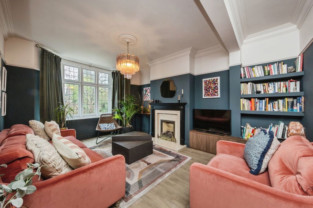 Property photo 2 of 17 Pbox-Img.Jpg