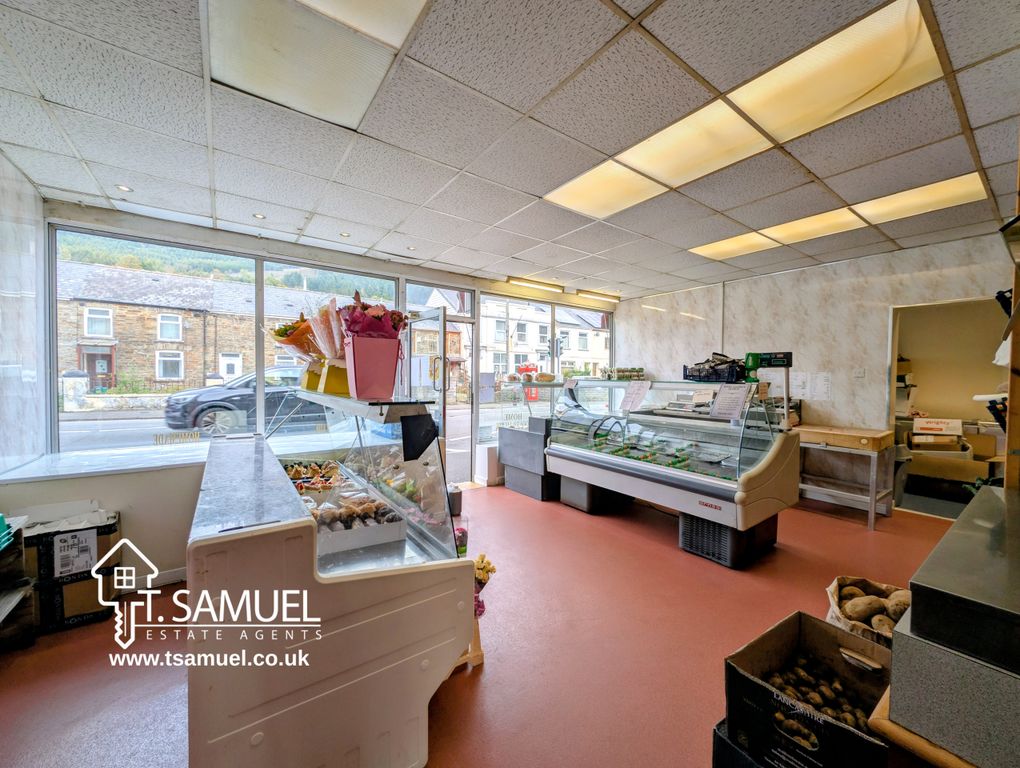 Property photo 2 of 22 Shop