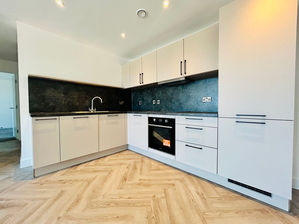 Property photo 3 of 6 Kitchen