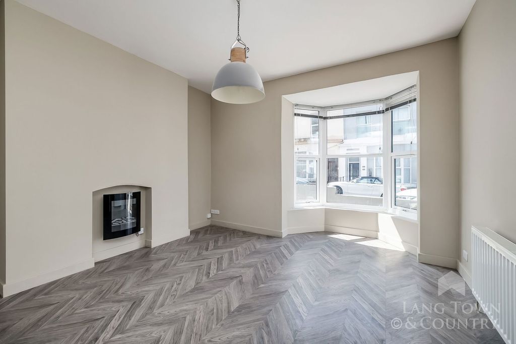 Additional image 5 of 1 bed flat for saleSt. James Place West, The Hoe, Plymouth. PL1