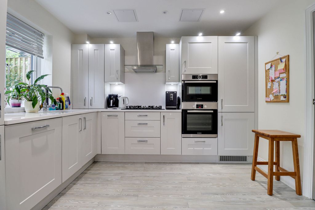 Property photo 3 of 16 Img4137Img4139