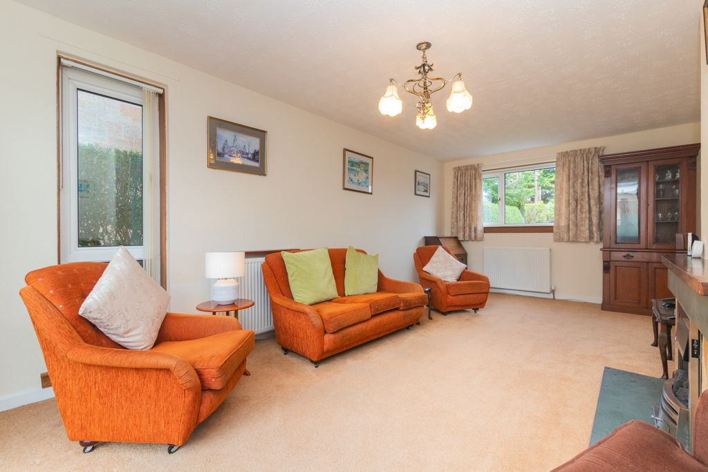 Property photo 2 of 25 2A Cross Road Paisley-1