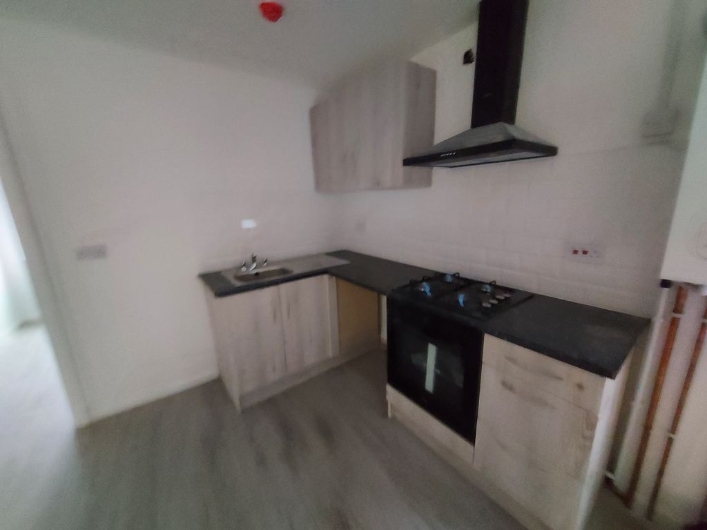 Property photo 2 of 5 Kitchen