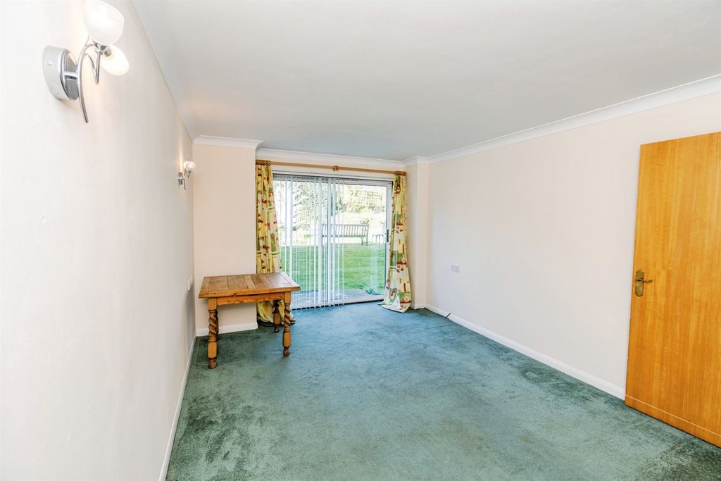 Property photo 2 of 14