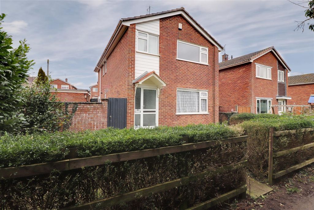 Property photo 1 of 27