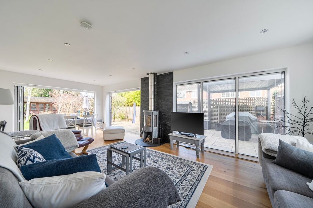 Property photo 2 of 18