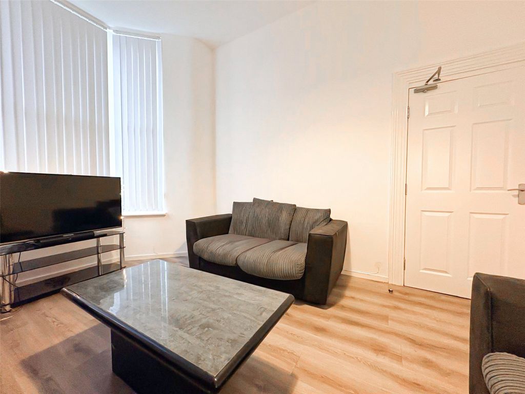 Property photo 2 of 12 Picture No. 10