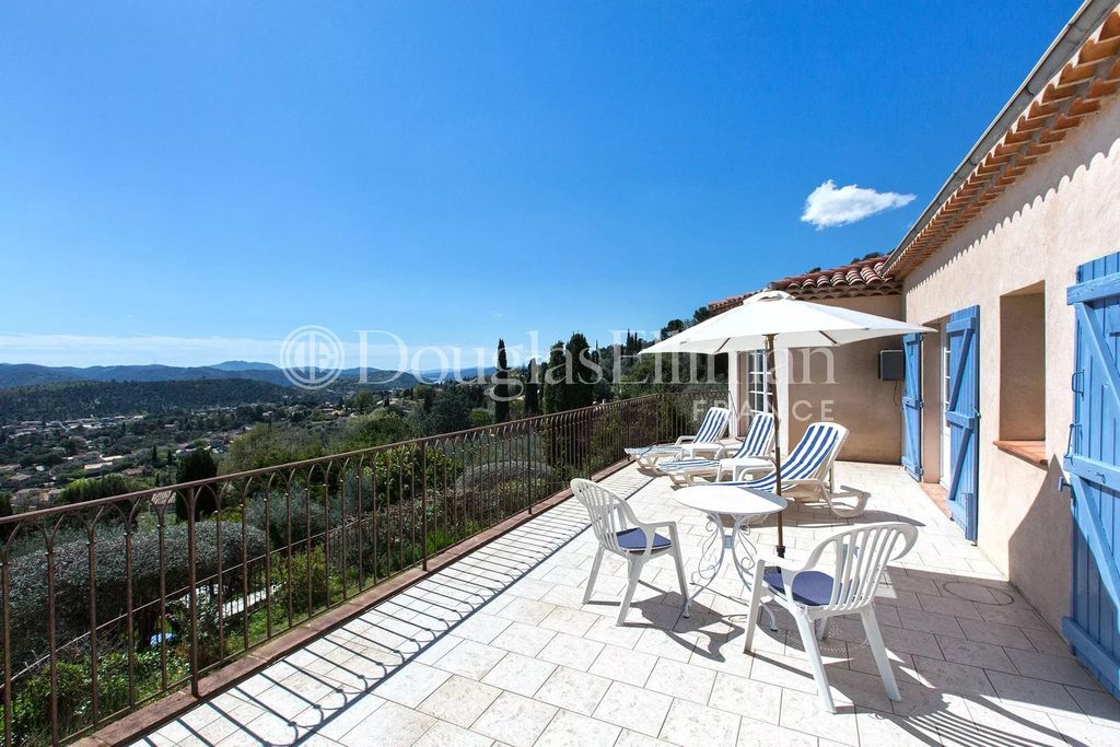 Property photo 3 of 9 Terrace