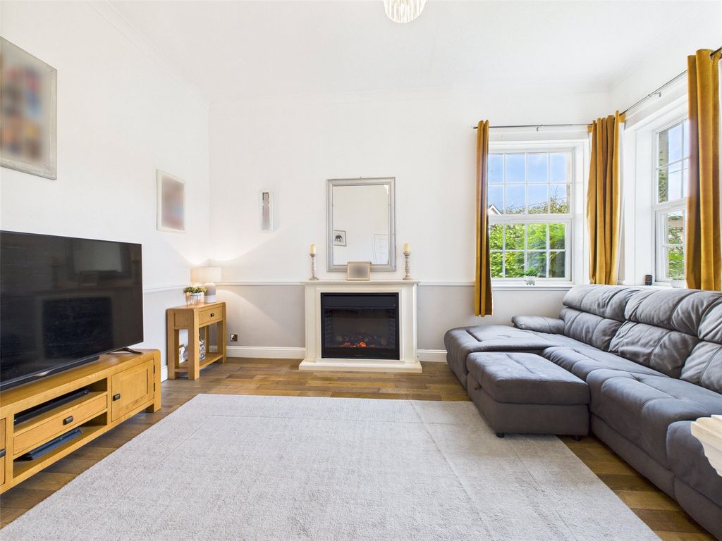 Property photo 2 of 18 Picture No. 24