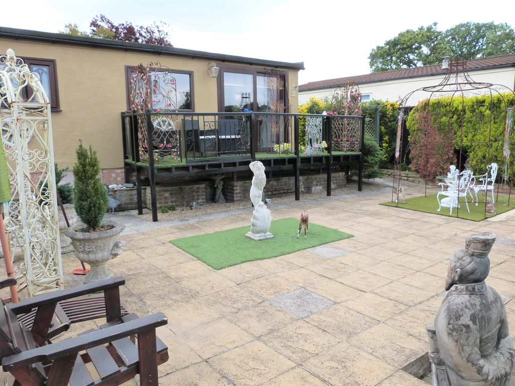 Property photo 2 of 32
