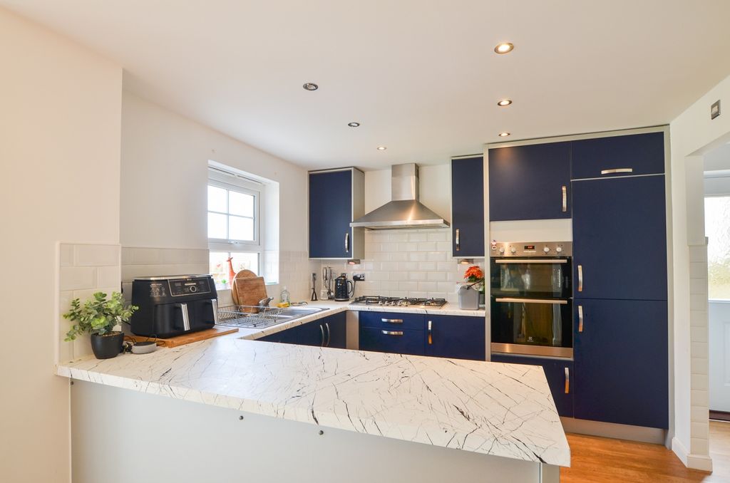 Property photo 3 of 18 6 Mudge Walk Tps Bodmin Branch 01208 872728-3